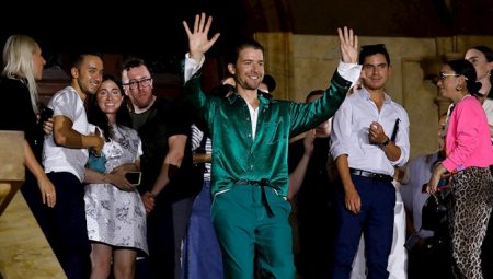 Sander Lak Geri Dönüyor