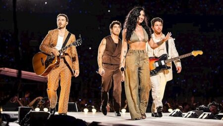 Demi Lovato ve Jonas Kardeşlerden “Camp Rock” Sürprizi: 10 Yıl Sonra Tıpkı Sahnede!