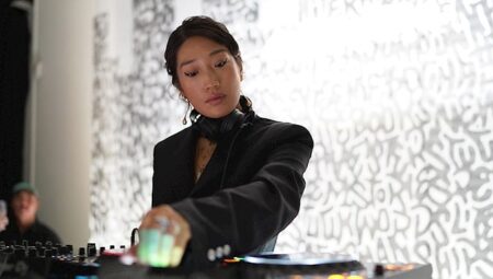Elektronik Müziğin Cool Kızı Peggy Gou’nun Tarz Dünyası