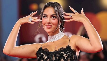 Georgina Rodriguez Çok Konuşulan Nişan Yüzüğünü Venedik’te Sergiledi