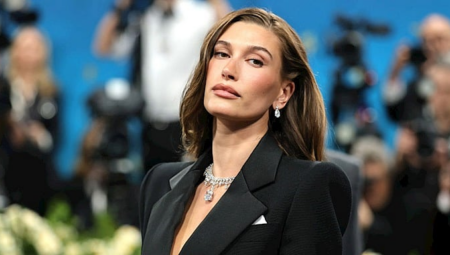 Hailey Bieber’ın En Sevdiğimiz 10 Görünümü