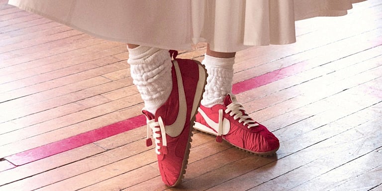 Jacquemus ve Nike’tan Yeni İşbirliği: Moon Shoe Yine Alanlara Dönüyor