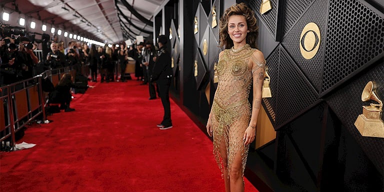 Miley Cyrus’ın Kırmızı Halı Evrimi: 2025’te Güçlü Bir Tarz Dönüşümü