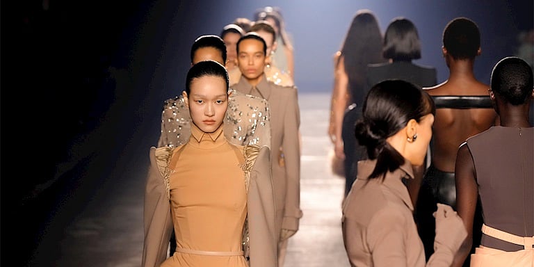 Paris Moda Haftası: Mugler İlkbahar/Yaz 2026