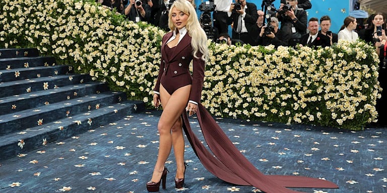 Sabrina Carpenter’ın En Sevdiğimiz 10 Tarzı