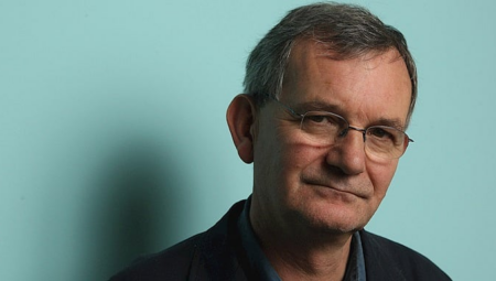 Sıradanın Büyüsü: Martin Parr Fotoğrafı Nasıl Tekrar Tanımladı?