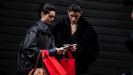 “Tech Neck”: Ekranların Yol Açtığı Yeni Hoşluk ve Sıhhat Tasası