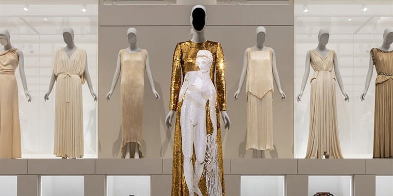 Costume Arka, Modanın Neden Bir Giysiden Fazlası Olduğunu Açıklıyor