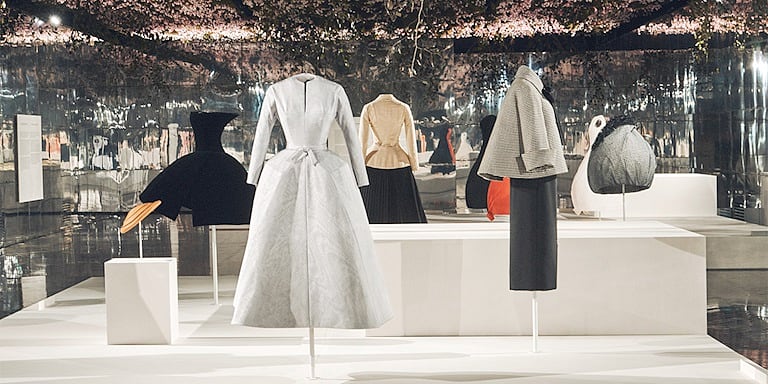 Dior’dan Formun Grameri: Couture, Heykel ve Miras Üzerine Bir Stant