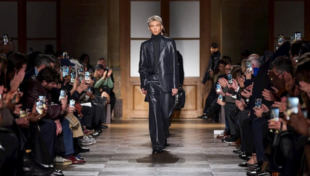 Hermès: Sessiz Bir Çizgi, Son Bir Selam