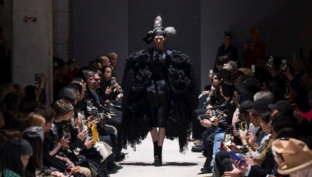 Paris Moda Haftası: Comme Des Garçons Sonbahar/Kış 2026
